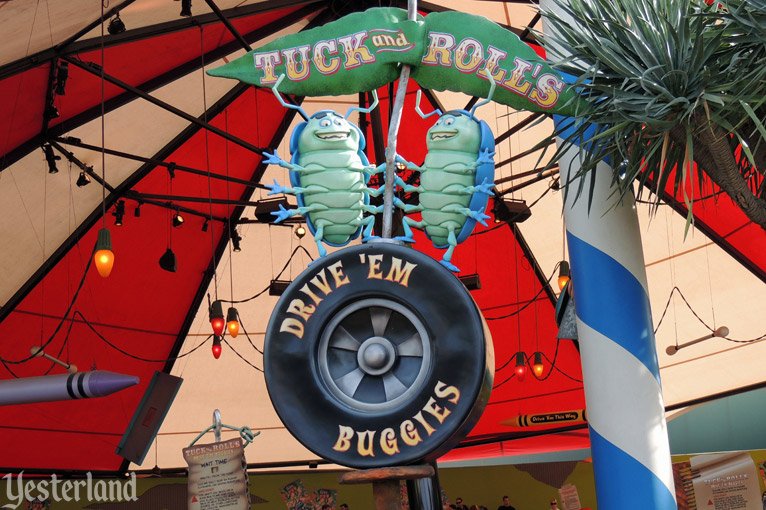 Tuck and Roll’s Drive’em Buggies – Diviértete en los coches de choque de Bichos