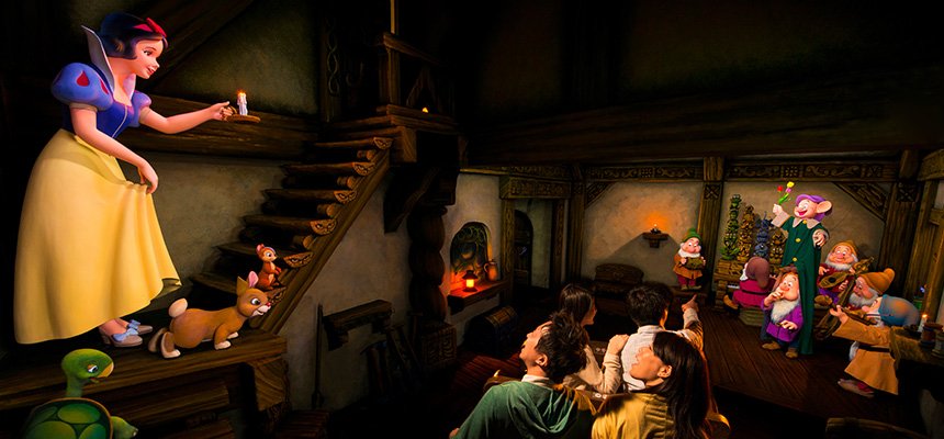 Snow White's Adventures en Fantasyland en Tokyo Disneyland.