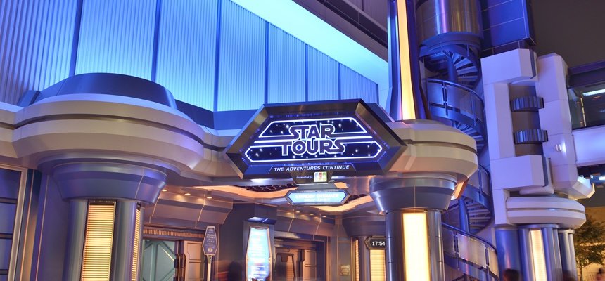 Entrada de Star Tours en Tokyo Disneyland. 