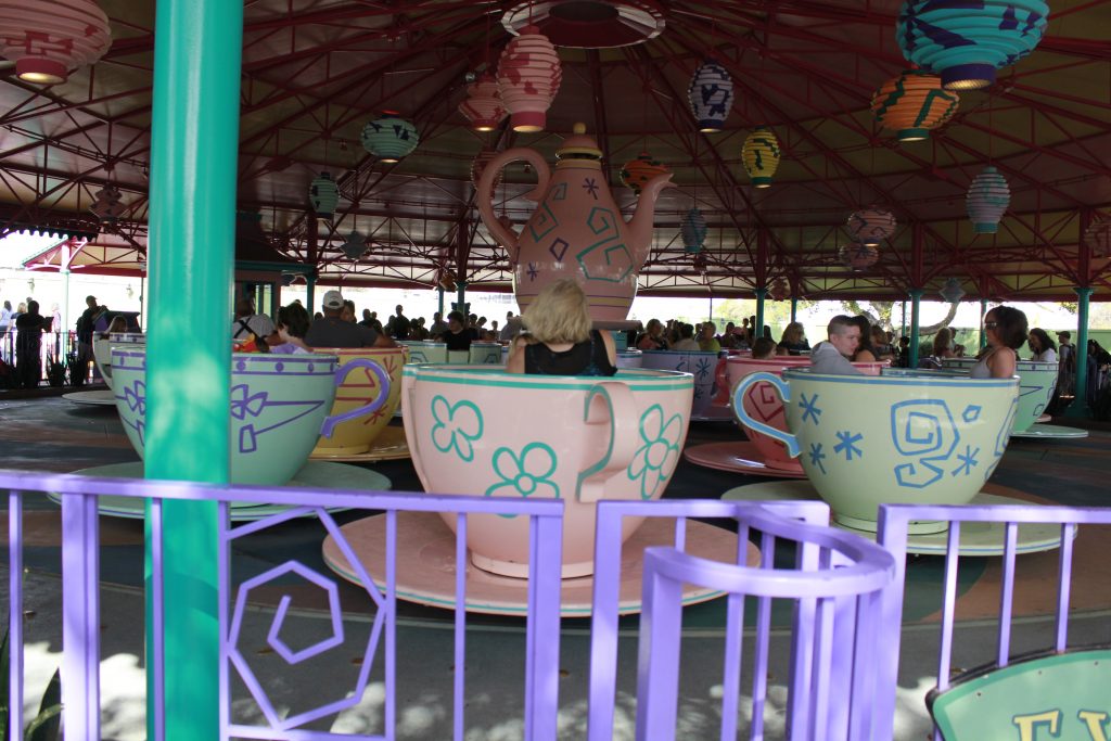 Mad Tea Party en Fantasyland. 