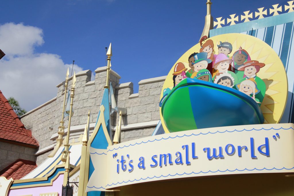 Entrada a ''it's a small world'' en Fantasyland. 